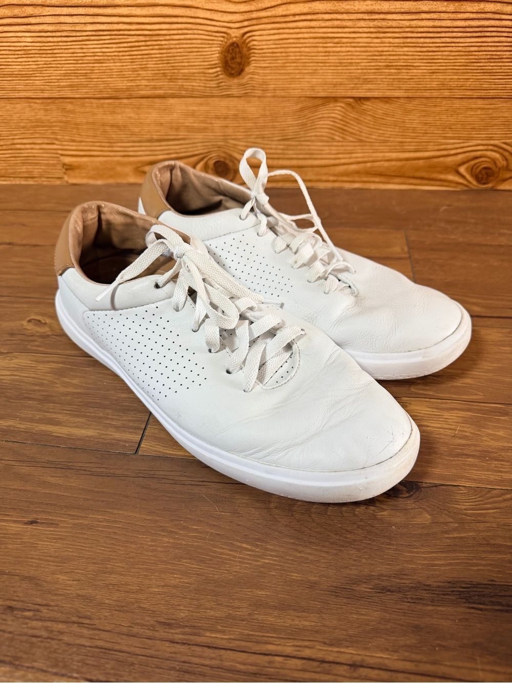 Cuater Travis Mathews Phenom Leather Shoes Size 11 White 4MT090 Low Top *